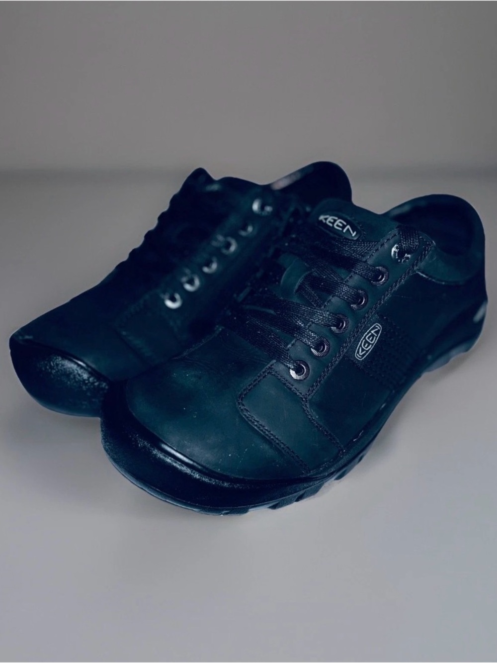 KEEN Men's Austin Shoe Size 11.5 Black Low Height Leather Oxford Water Resistant